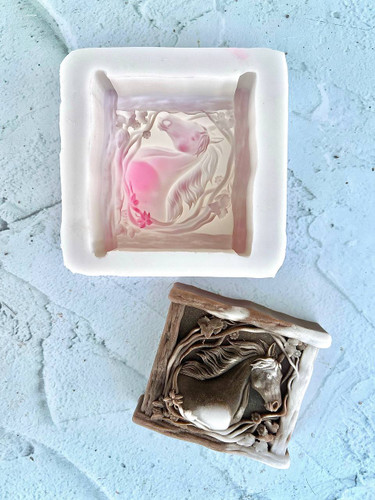 قالب سیلیکونی کتیبه اسب و شاخه