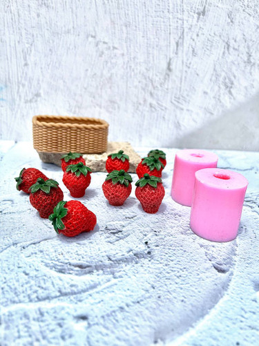 قالب سیلیکونی توت فرنگی سه بعدی برگدار