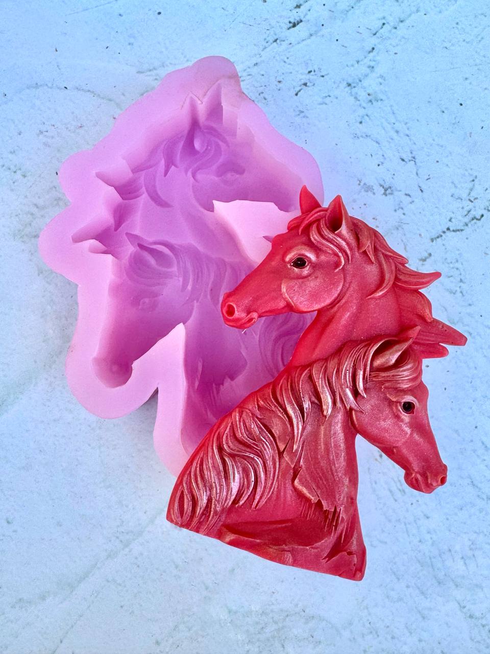قالب سیلیکونی دو‌اسب