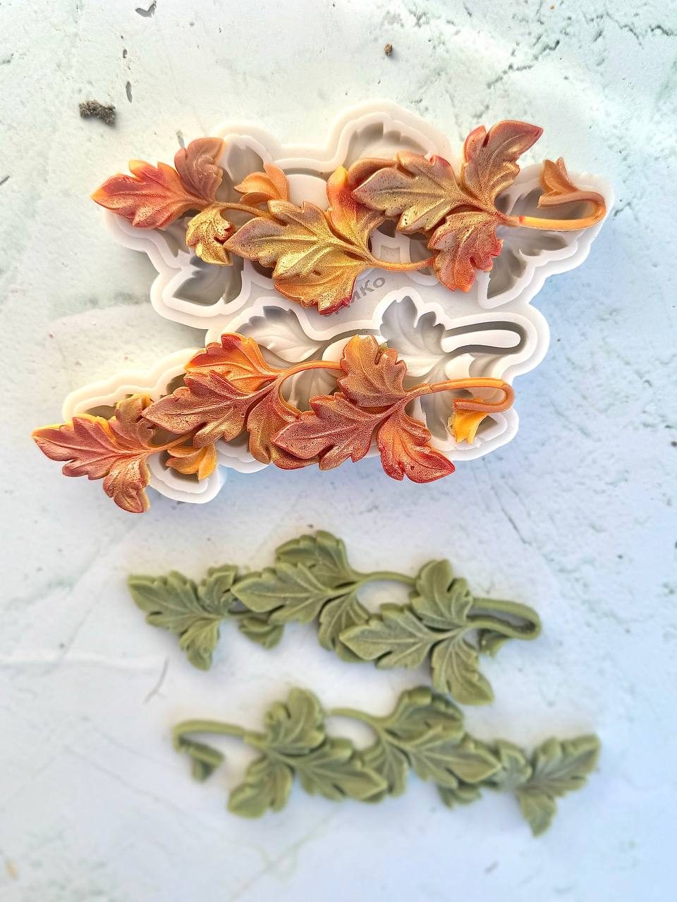 قالب سیلیکونی حاشیه برگ مو