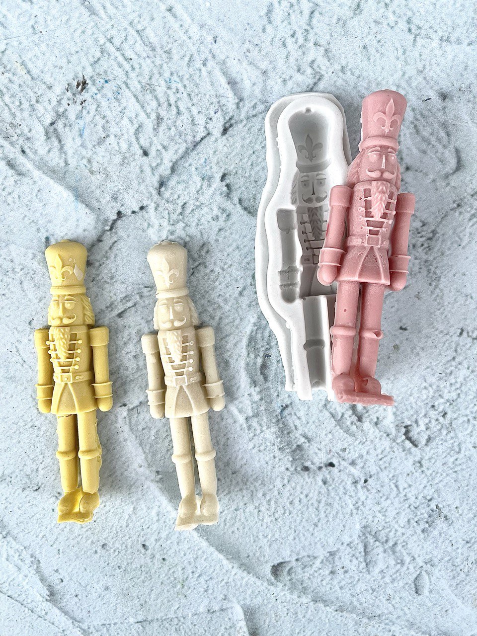 قالب سیلیکونی قندشکن