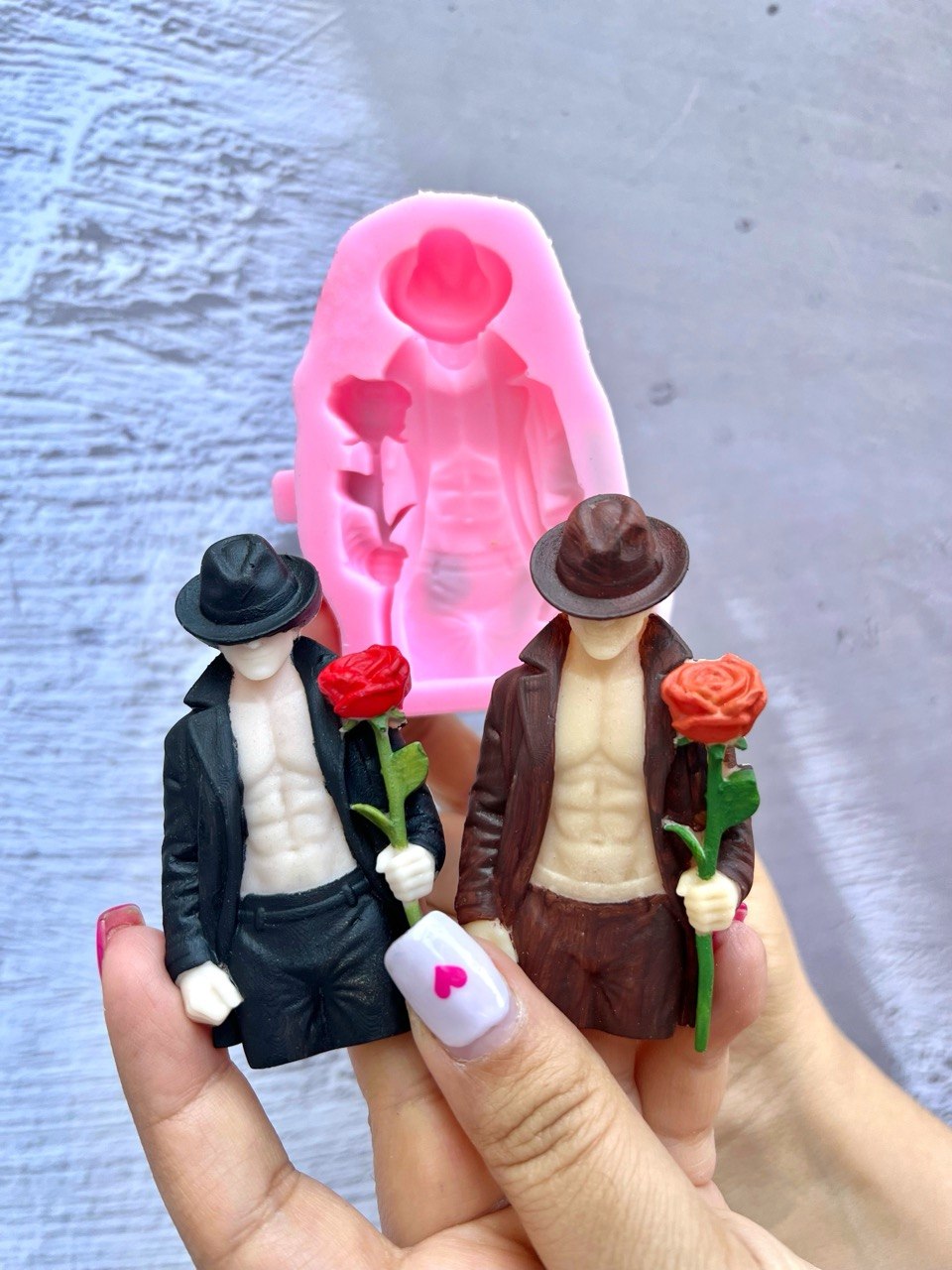 مولد مرد جنتلمن گل رز به دست